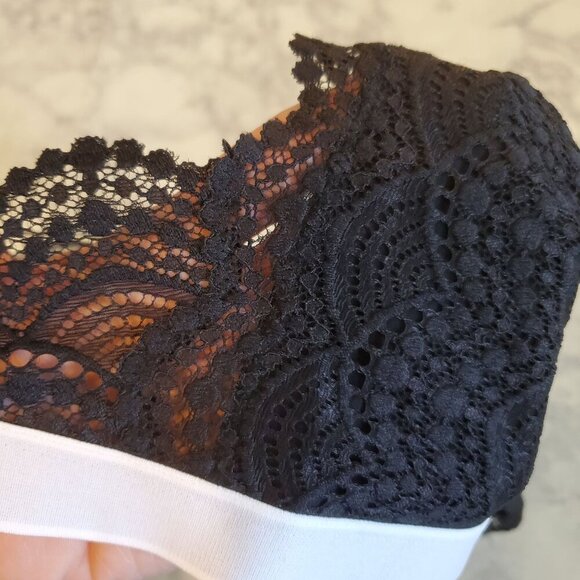 Victoria's Secret Black Lace Bralette Womens Large Sheer lightweight Wireless‎ - Picture 6 of 7